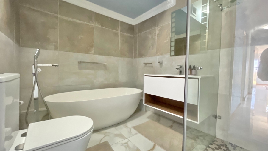 4 Bedroom Property for Sale in Greenways Golf Estate Western Cape